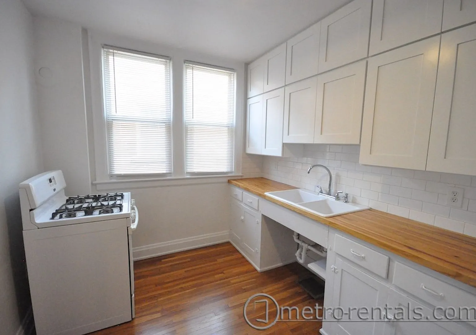 2620 Indianola Avenue - Units A B C D — Photo 4