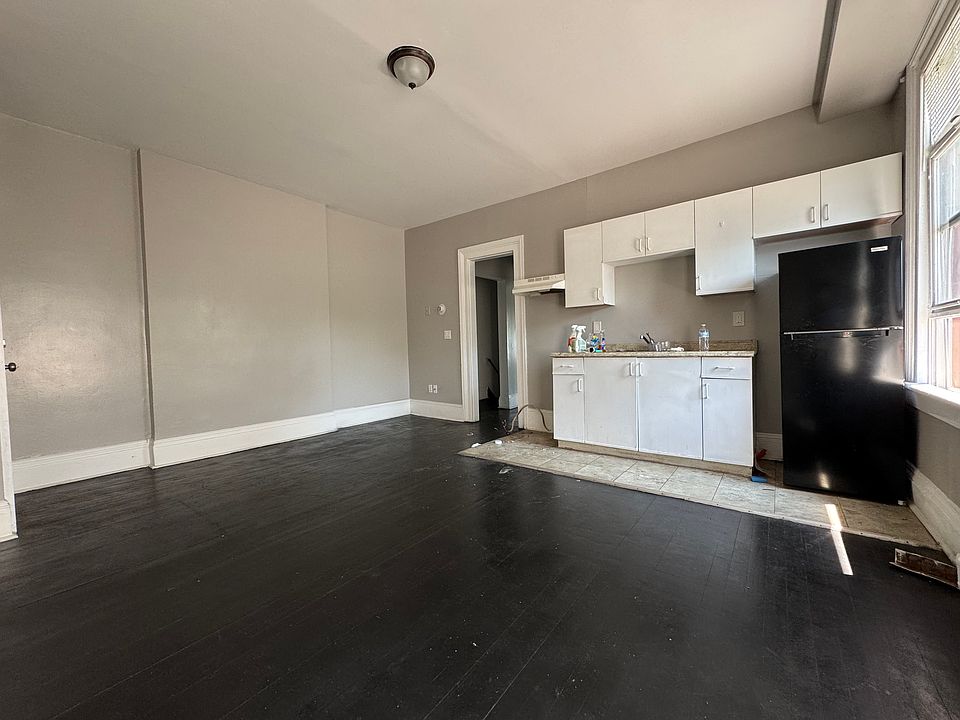 1st image of 872 Park Ave APT 9