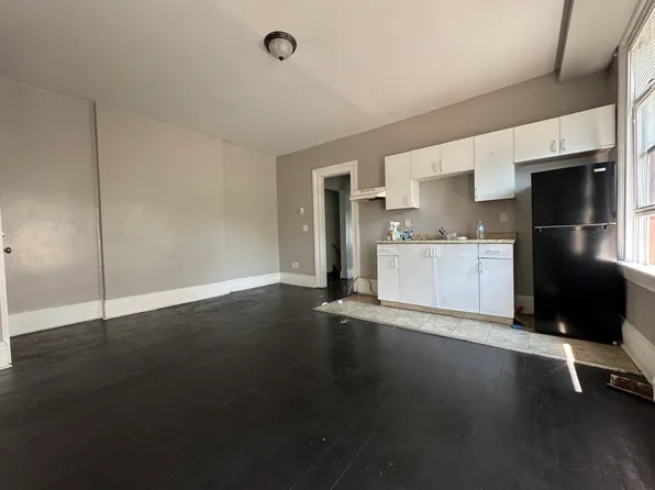 872 Park Ave APT 9, Bridgeport, CT 06604