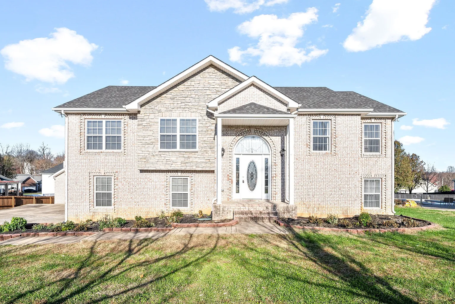 2405 Tana Way photo 1