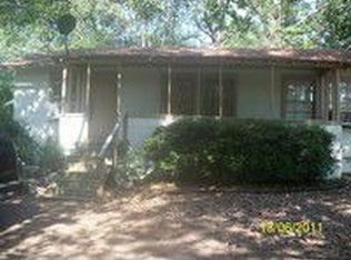 205 W Lake Devernia Rd, Longview, TX 75604