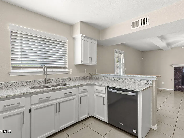 6763 Dakota Ridge Dr — Photo 10
