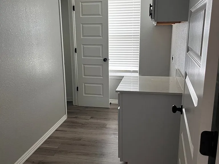 1518 Northridge Dr E — Photo 40