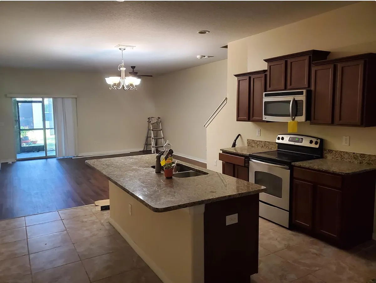 Building Photo - 2044 Hawks View Dr