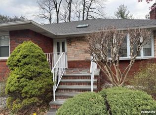 467 Grandview Ter, Leonia, NJ 07605