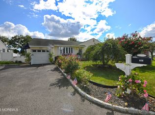 105 Midstreams Pl, Brick, NJ 08724