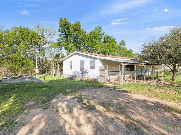 3rd image of 927 Alamo Rd