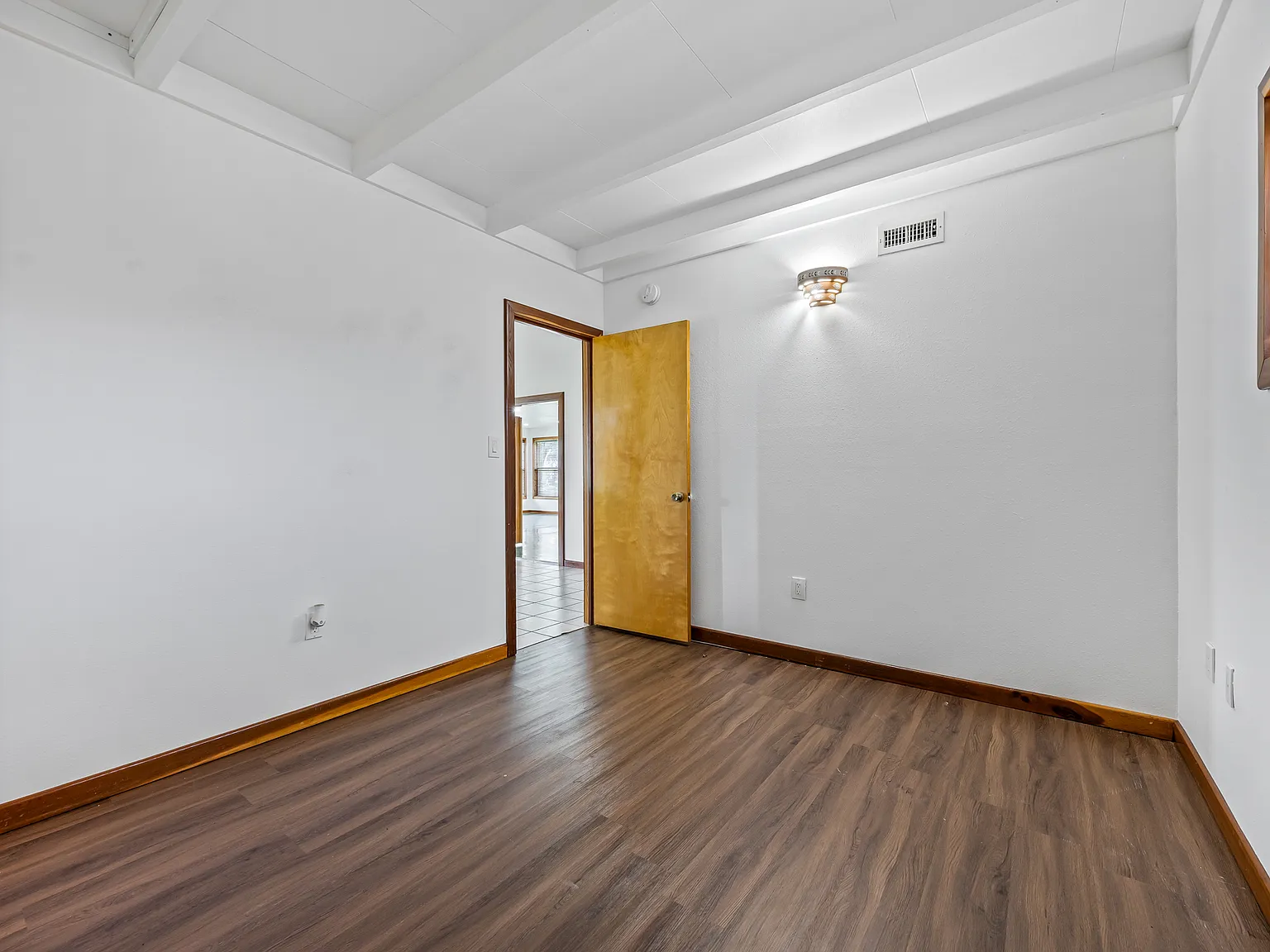 3 bed, 1900 sqft, $3,499 — Photo 3