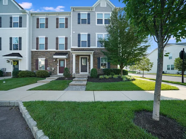 227 Quarry Point Rd, Malvern, PA 19355