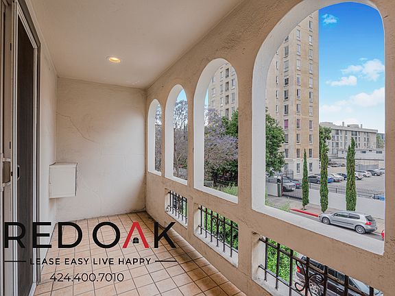 3rd image of 1818 Whitley Ave APT 202