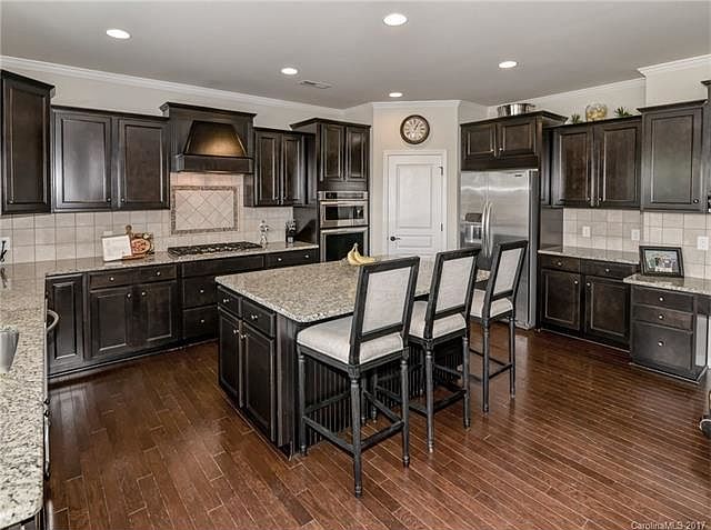 2nd image of 2801 Julian Glen Cir