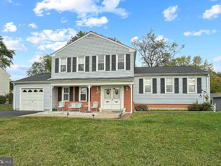 Westerly Ave, Poolesville — Photo 1