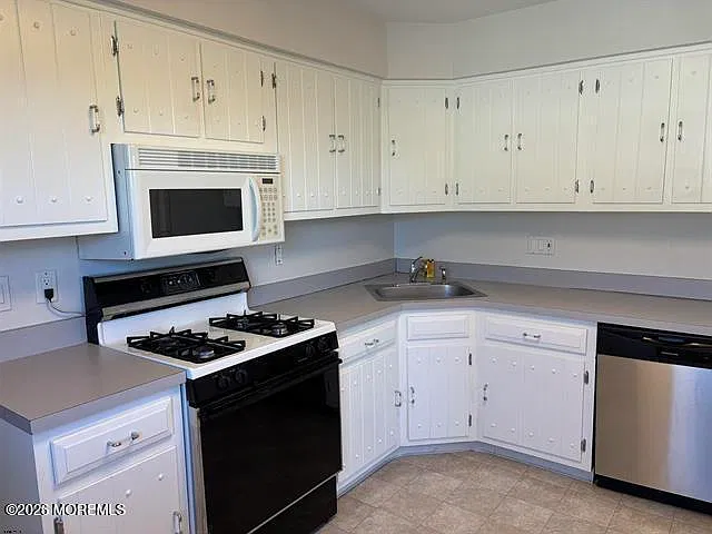 2 bed, $2,600 — Photo 2