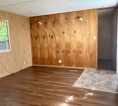 2nd image of 11201 Northland Dr