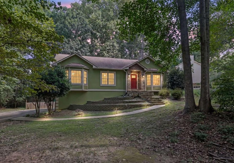 1st image of 210 Crabapple Ln