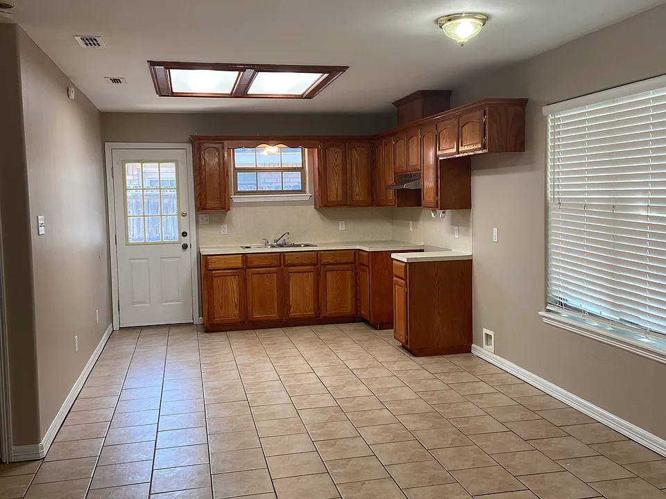 2105 Aruba Dr #3