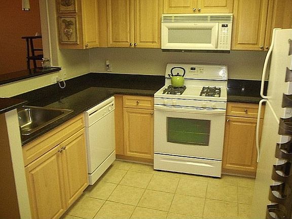 Granite counters & ceramic tile floors