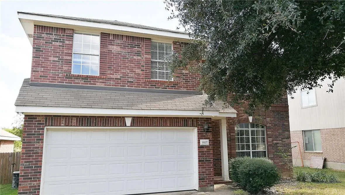 3 bed, 2.5 bath, 1858 sqft, $1,850 — Photo 1