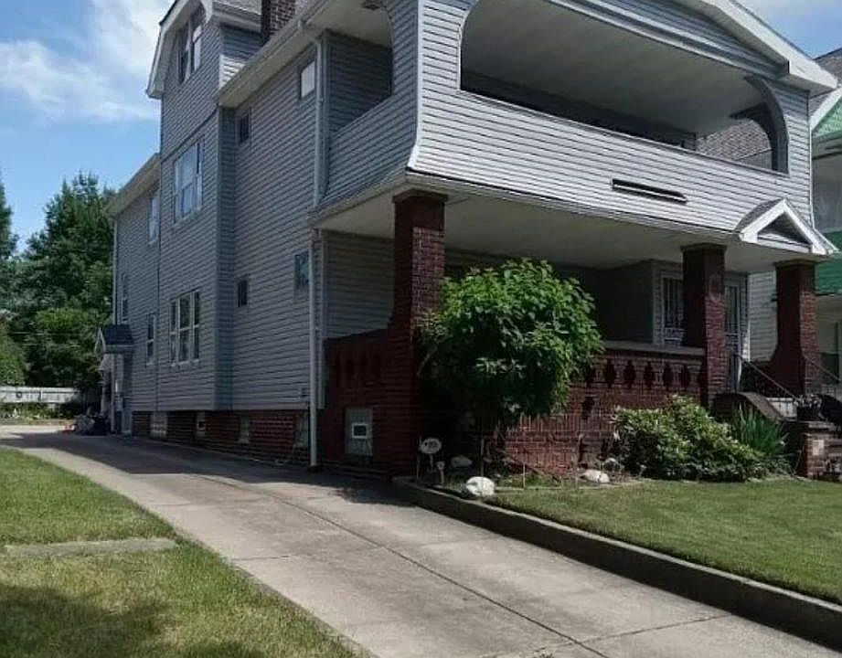 1st image of 2953 E 128th St
