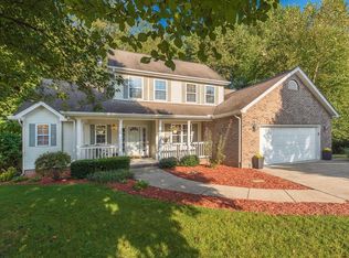 1004 Greystone Ln, Hurricane, WV 25526