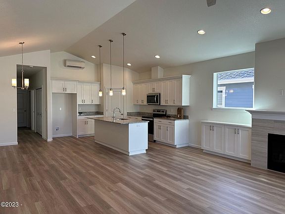 5th image of 624 SE 44th St #56