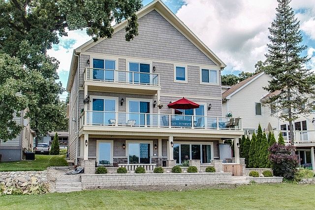 1st image of 19271 Forest Ln