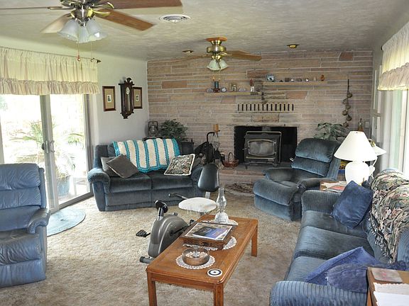 4th image of 1835 E Poplar Dr