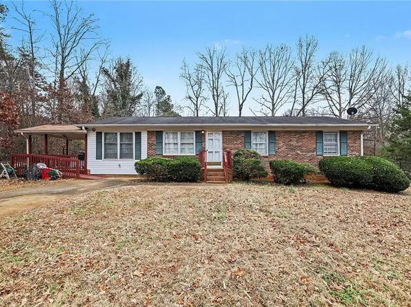 5404 Pine Level Dr, Browns Summit, NC 27214