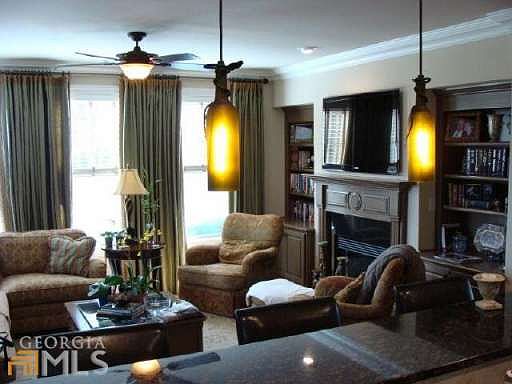 3rd image of 4401 Baverton Dr