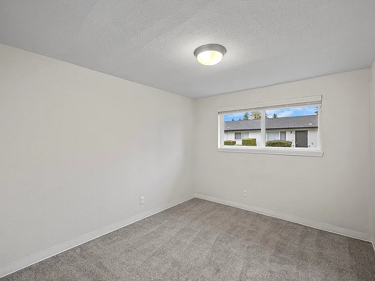 Manhattan Apartments - Normandy Park — Photo 38