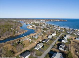 32 Surf Ln, Kennebunk, ME 04043