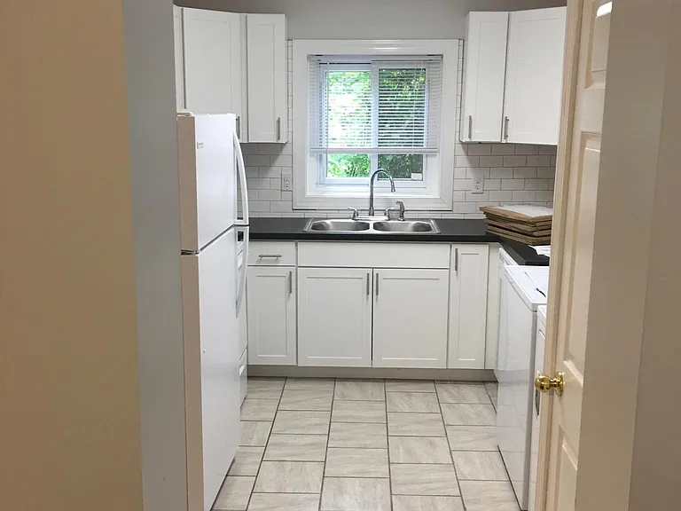 525 Hillsborough St #6 — Photo 9