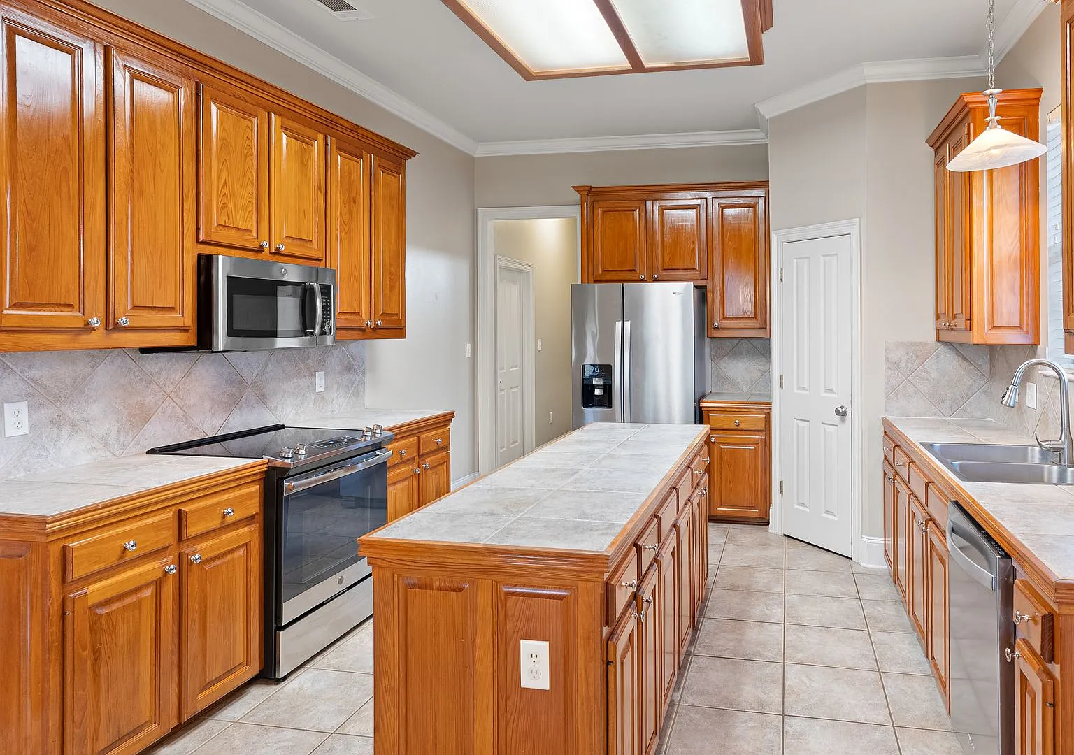 Now Leasing in Bluebonnet Highlands Subdivision! — Photo 2