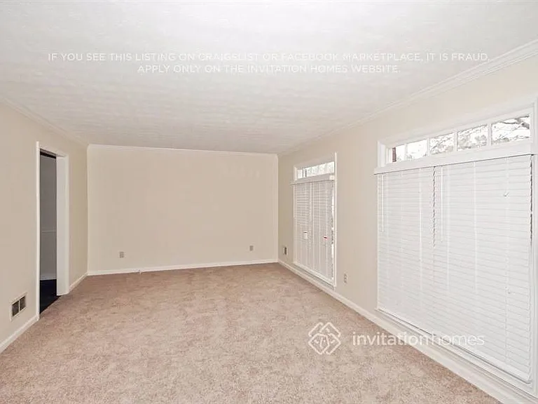 1480 Meadow Oak Dr — Photo 3