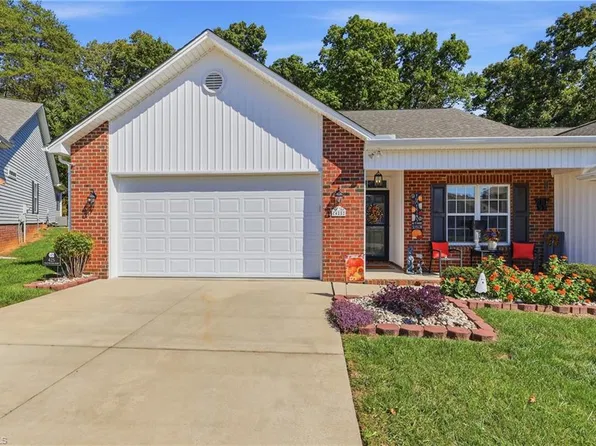 425 Peace Rollins Ct, Kernersville, NC 27284