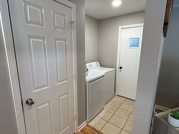 5th image of 612 Darby Cir