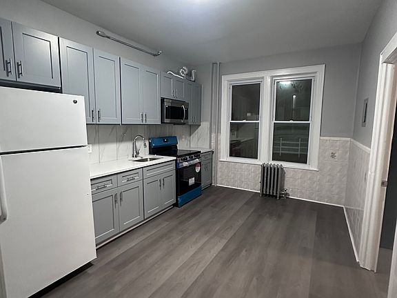 3rd image of 10417 129th St APT 1B