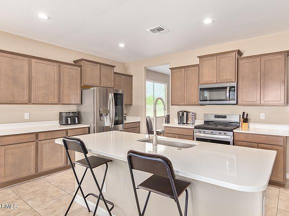 5th image of 3047 N BROOKLYN Drive