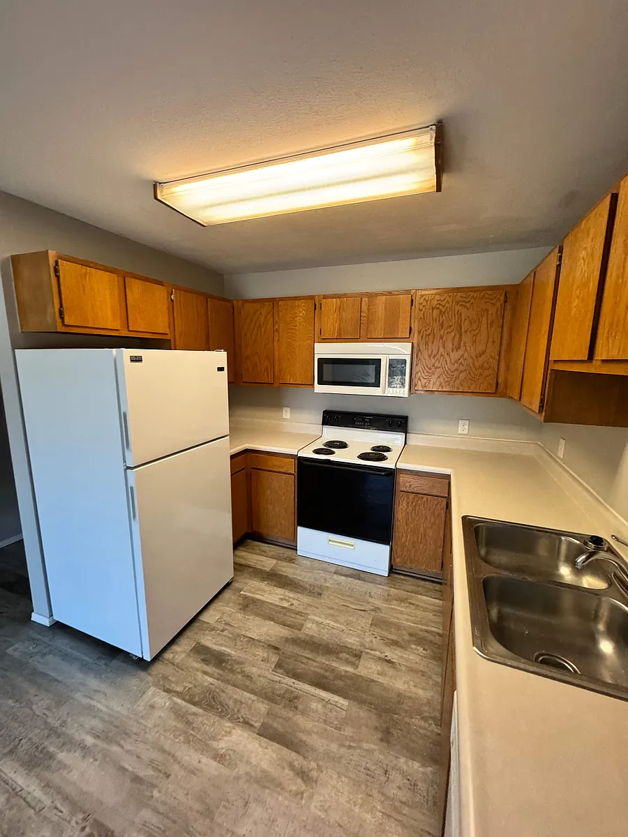 Building Photo - 115 1st St #2