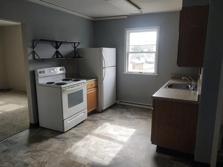 127 Brook St #2 — Photo 6