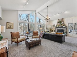 28 Eagle Ridge Rd, North Oaks, MN 55127