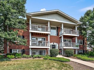 0S600 Old York Rd APT 202, Elmhurst, IL 60126