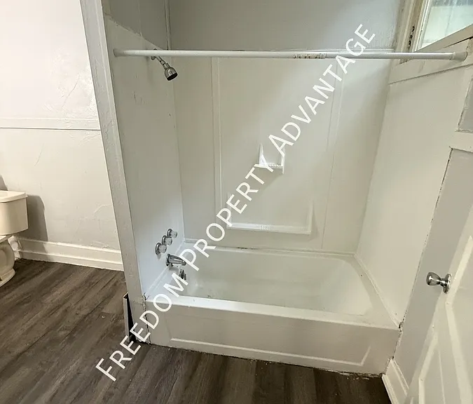 224 N Main St #8 — Photo 4