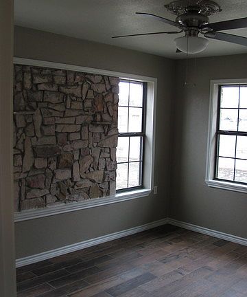 5th image of 403 N Avenue B