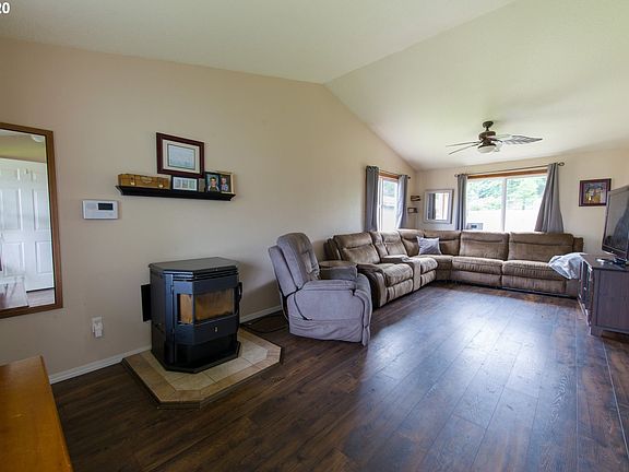 4th image of 9717 NE 61st Ct