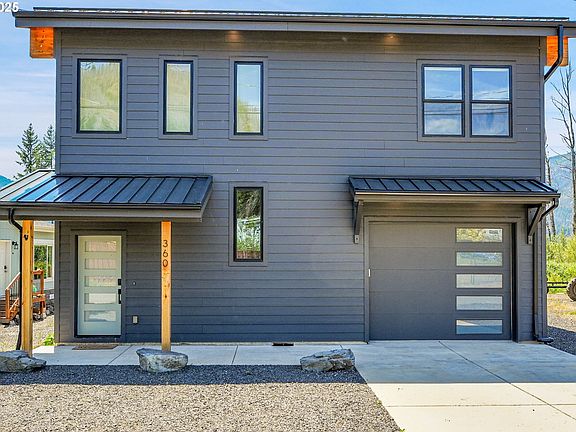 2nd image of 360 W Santiam Ave