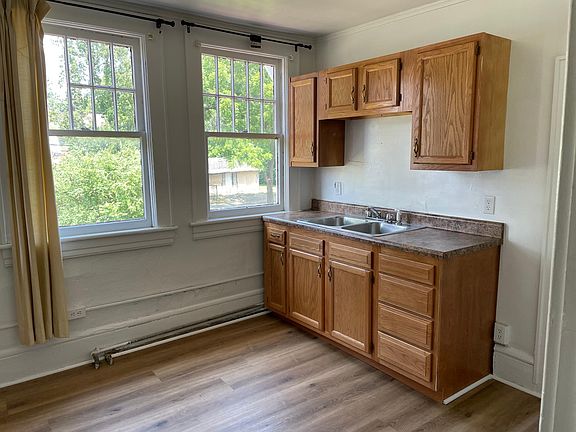 2nd image of 2923 Melrose Ave NW #B