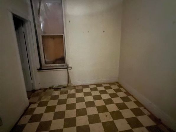 2541 Central Ave, Dubuque, IA 52001