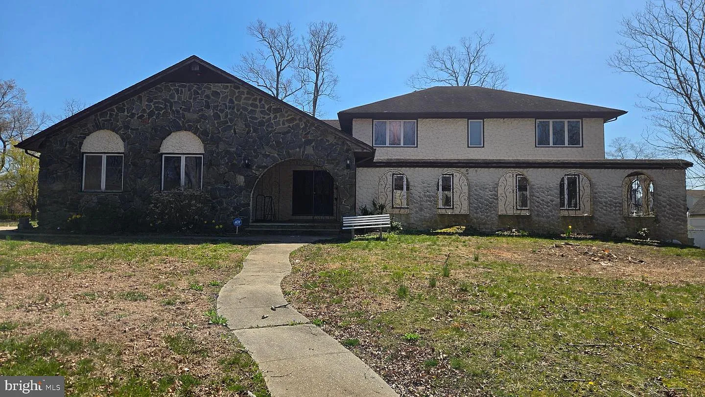 919 Somerset Dr photo 1