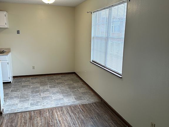 4th image of 332 Forestal Dr #12